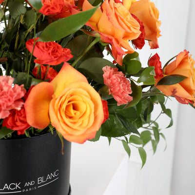 Dusk - Fresh Flowers - BLACK AND BLANC