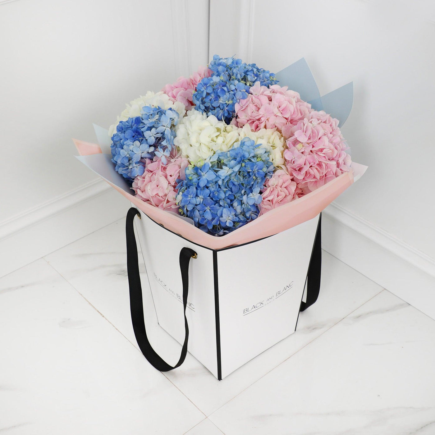 Hydrangea Multi color Bouqs - Fresh flowers - BLACK AND BLANC